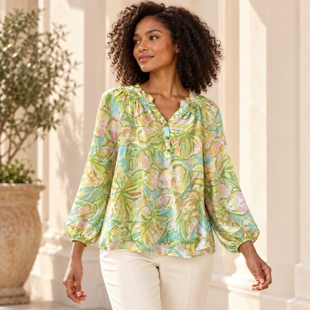 Lilly Pulitzer Elsa Blouse 100% Silk Womens XS Green Tropical Floral Smocked